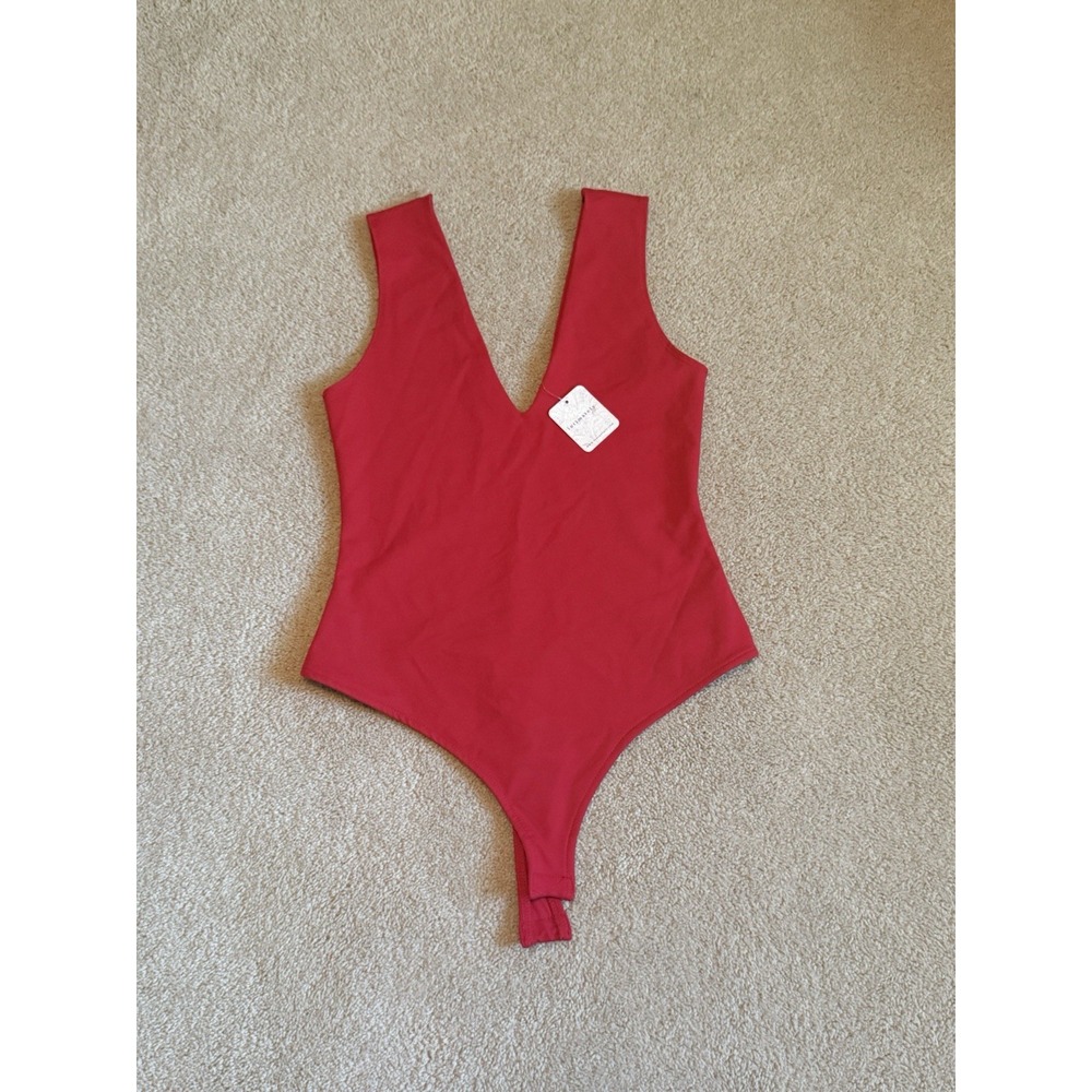 NWT Free People Keep It Sleek Duo Bodysuit Sleeveless Plunge Pointsetta Sz Small - Picture 2 of 8